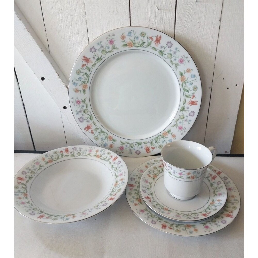 The Ashley Overseas Eternal Love 20 Piece Dish Set. Cups Bowls, Plates, Saucers.